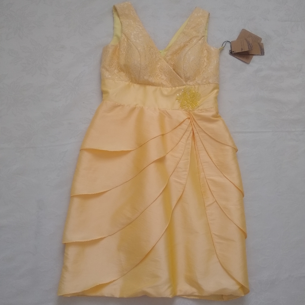 New 🎀 V-neck Bejewelled Daffodil yellow petal tulip tiered asymmetric